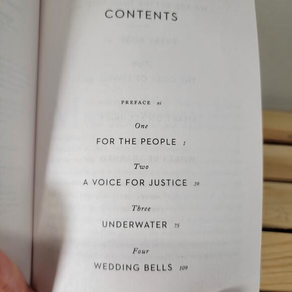 BOOK The Truths We Hold: An American Journey By Kamala Harris (paperback) - Picture 2 of 6